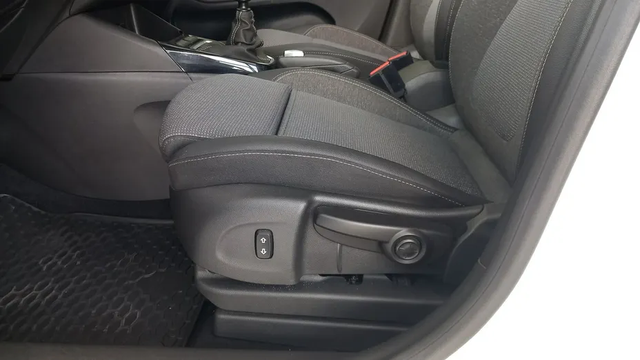 OPEL Crossland X -