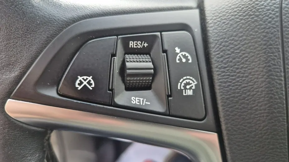 OPEL Zafira -