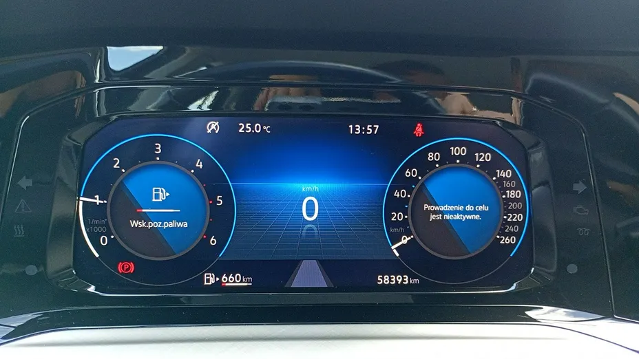 VOLKSWAGEN Golf -