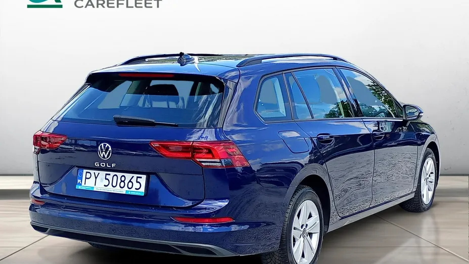 VOLKSWAGEN Golf -