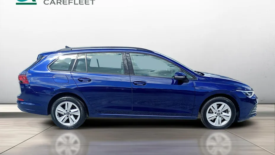 VOLKSWAGEN Golf -