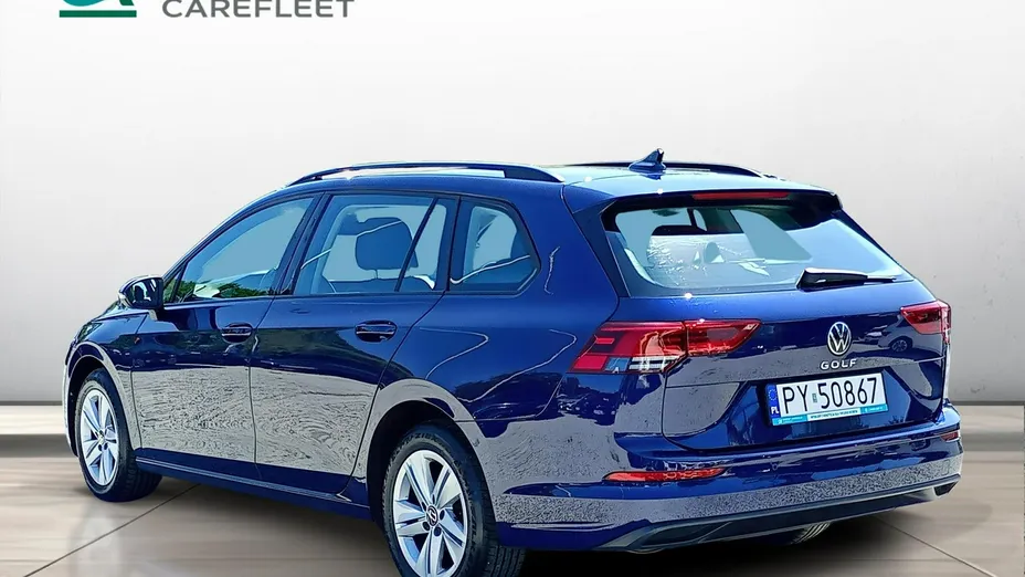 VOLKSWAGEN Golf -