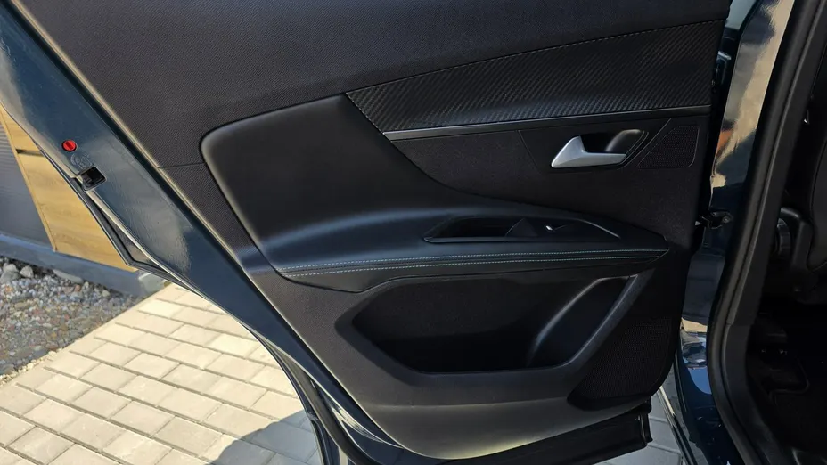 PEUGEOT 3008 -
