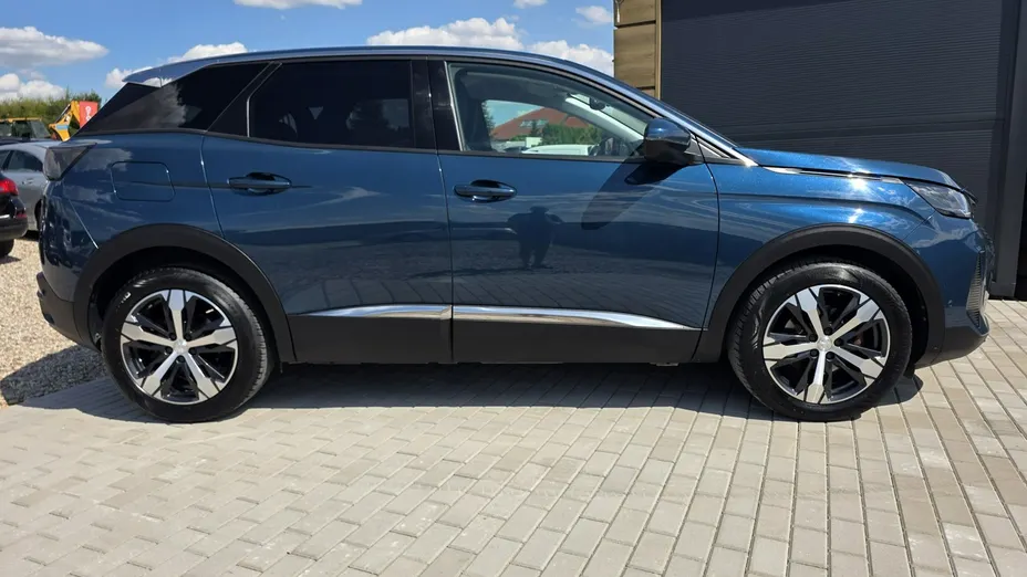 PEUGEOT 3008 -