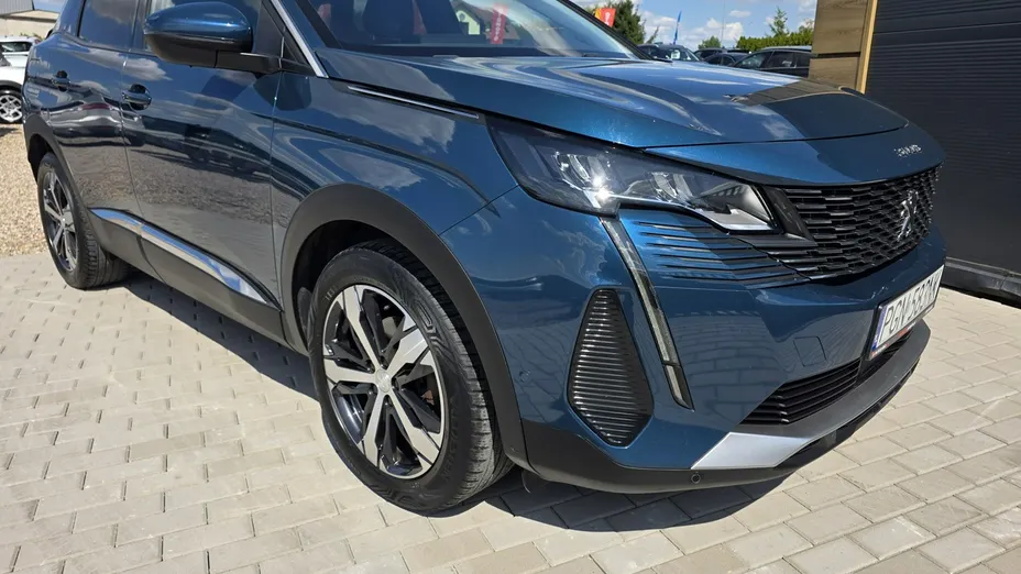 PEUGEOT 3008 -