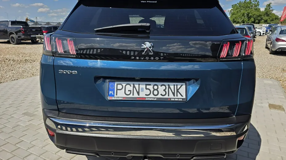 PEUGEOT 3008 -