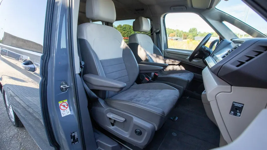 VOLKSWAGEN Multivan -