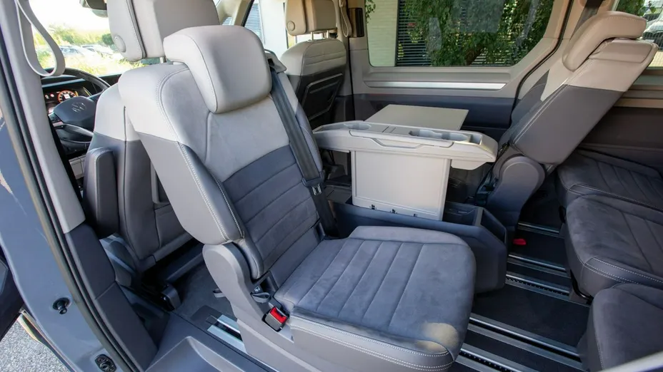 VOLKSWAGEN Multivan -