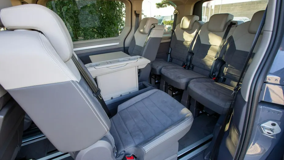VOLKSWAGEN Multivan -