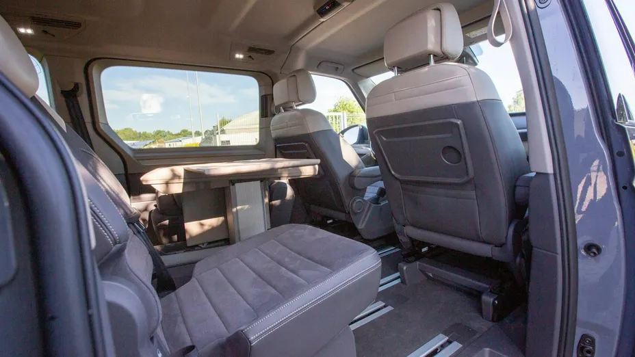 VOLKSWAGEN Multivan -