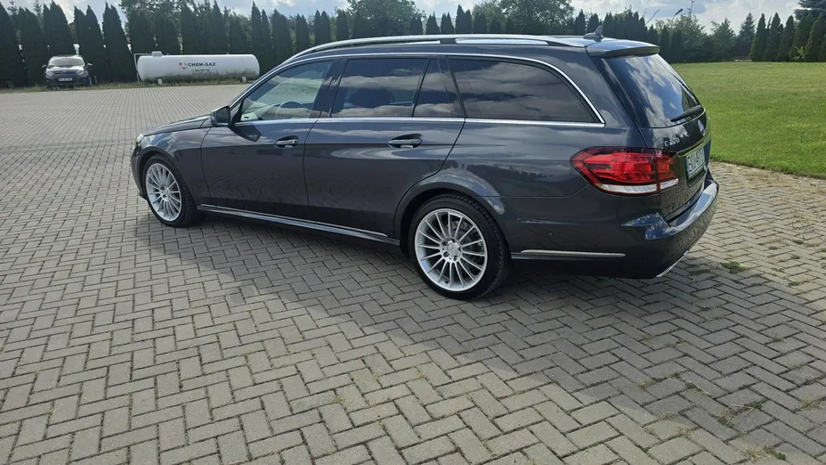 MERCEDES-BENZ E Klasa -
