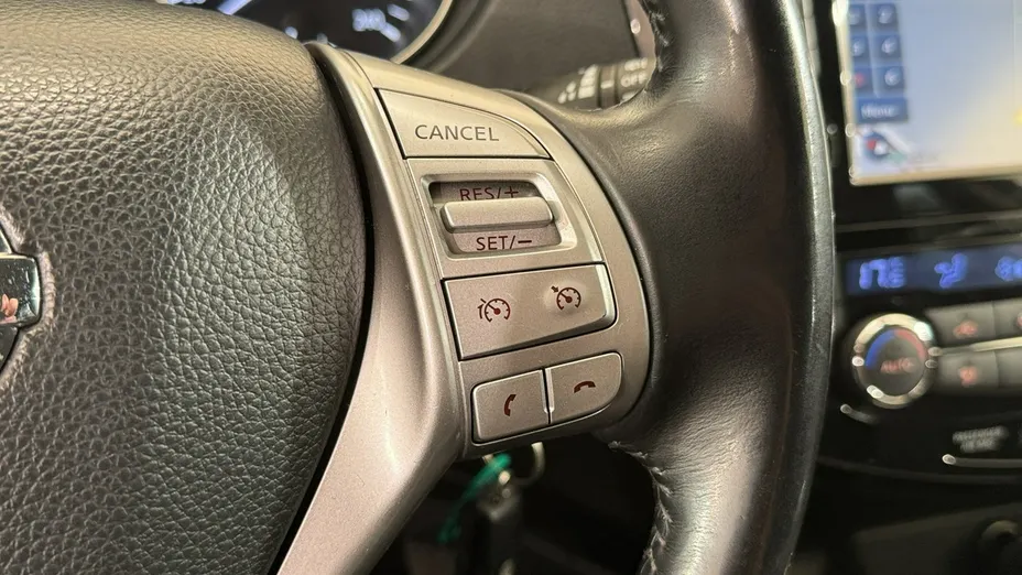 NISSAN Qashqai -