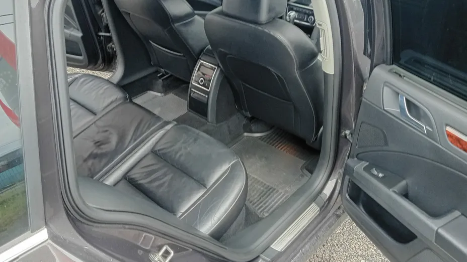 SKODA Superb -