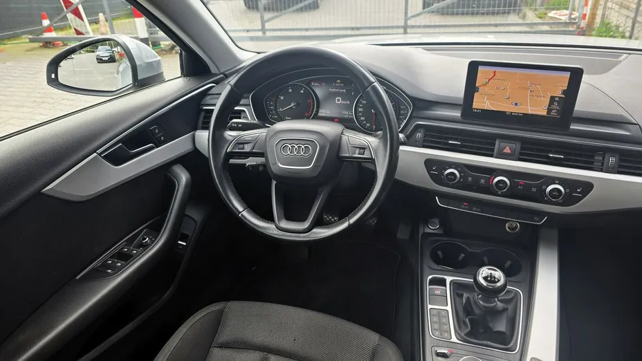 AUDI A4 -