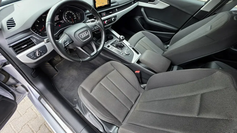 AUDI A4 -