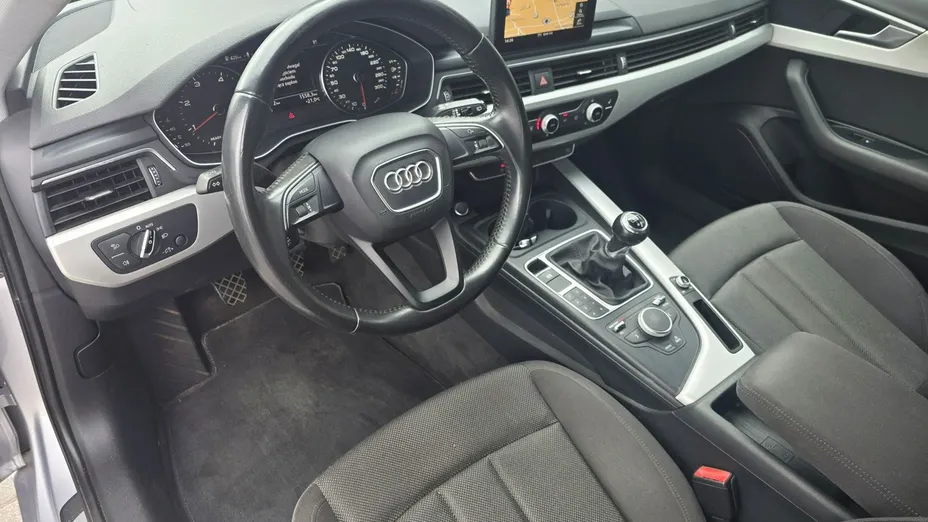 AUDI A4 -