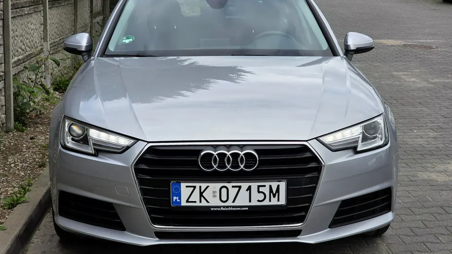 AUDI A4 -