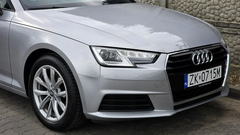 AUDI A4 -