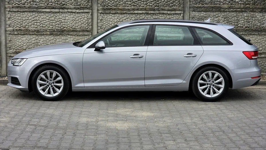AUDI A4 -