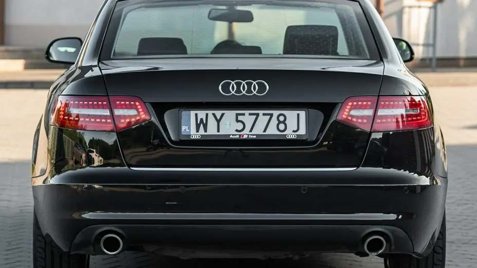 AUDI A6 -