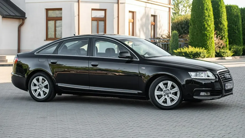AUDI A6 -