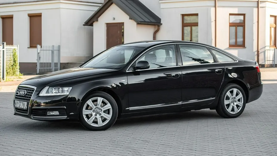 AUDI A6 -