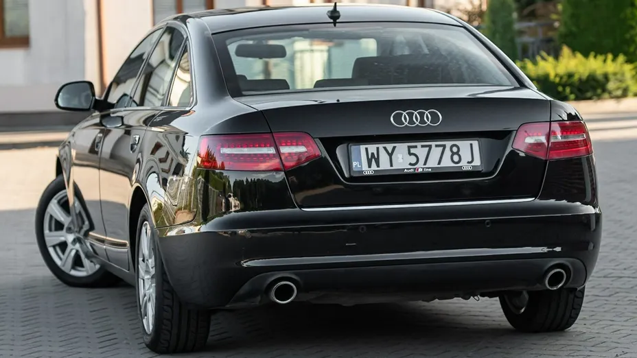 AUDI A6 -