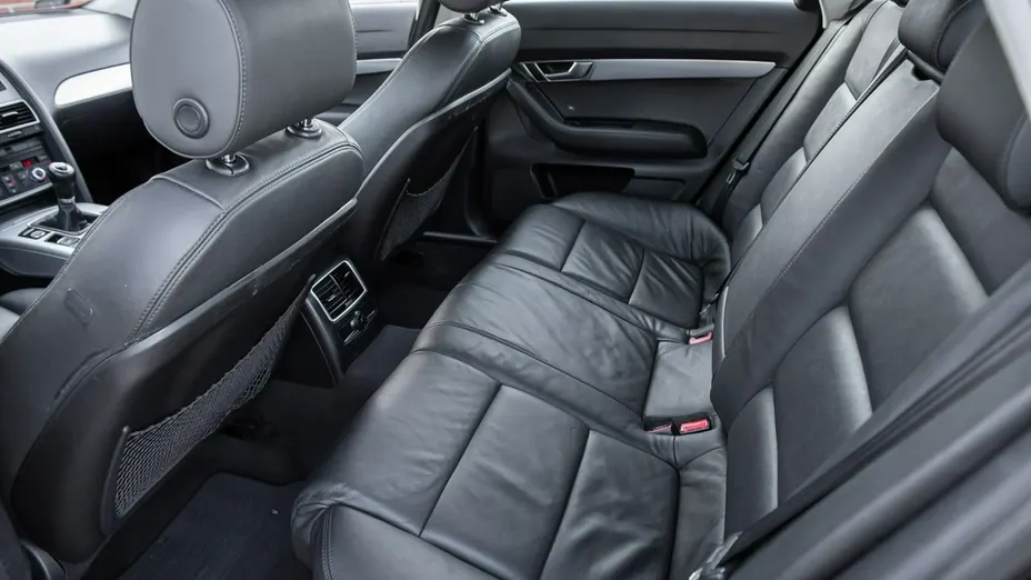 AUDI A6 -