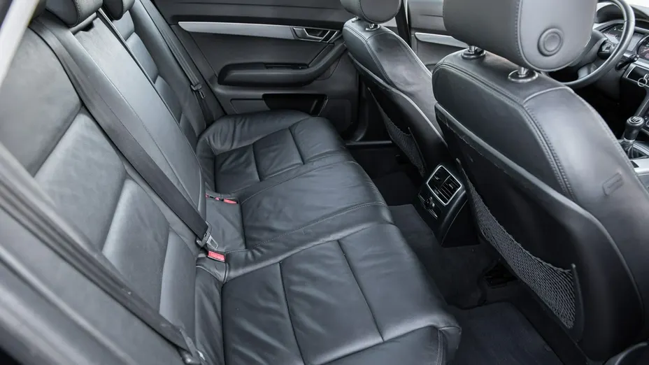 AUDI A6 -