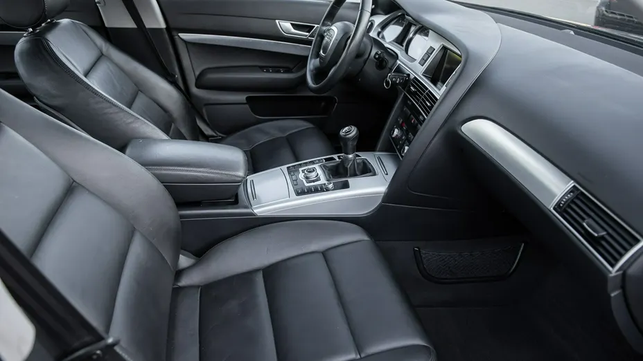 AUDI A6 -