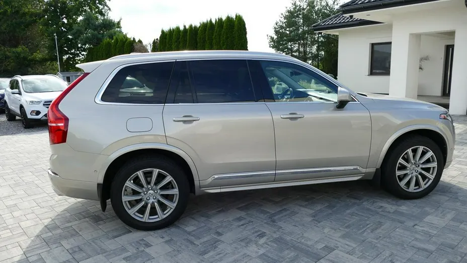 VOLVO XC90 -