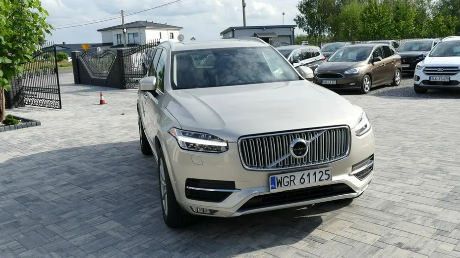 VOLVO XC90 -