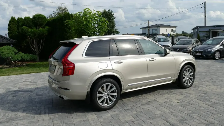 VOLVO XC90 -