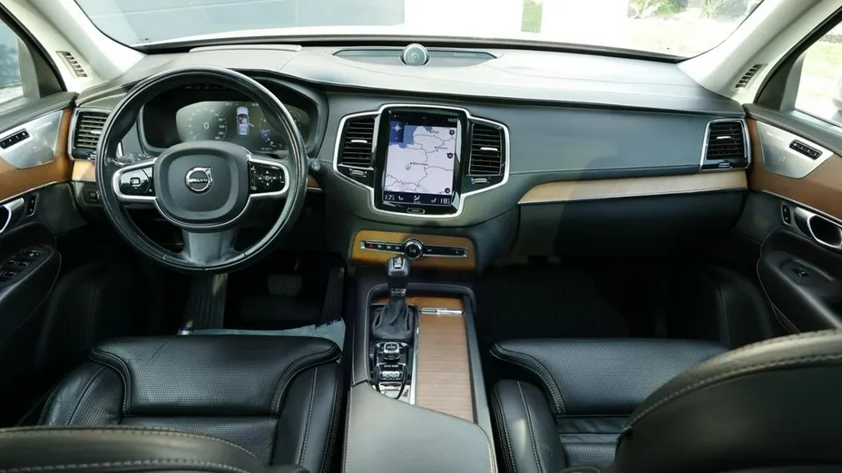 VOLVO XC90 -