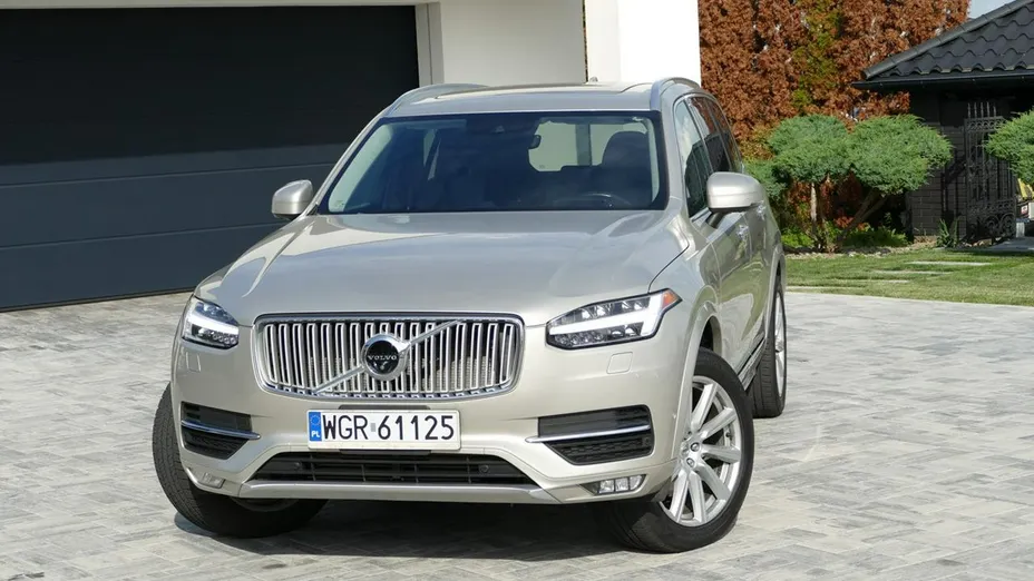 VOLVO XC90 -
