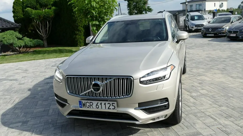 VOLVO XC90 -