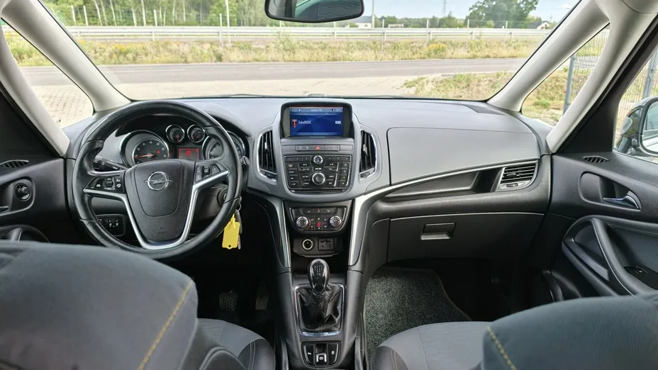 OPEL Zafira -