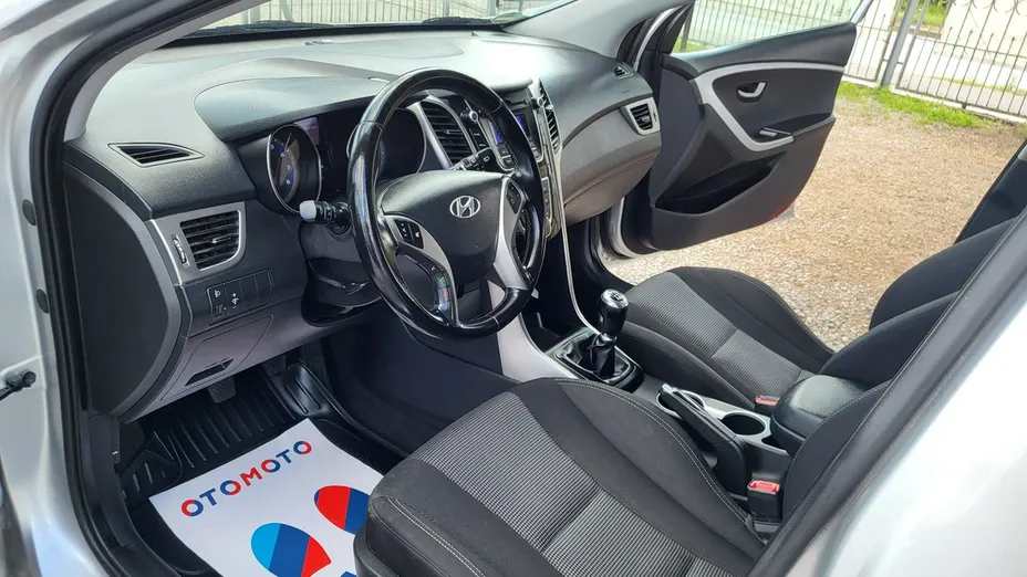 HYUNDAI i30 -