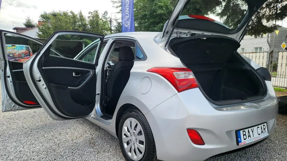 HYUNDAI i30 -