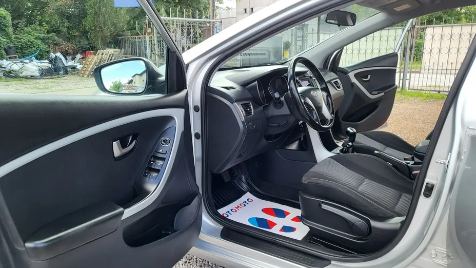 HYUNDAI i30 -