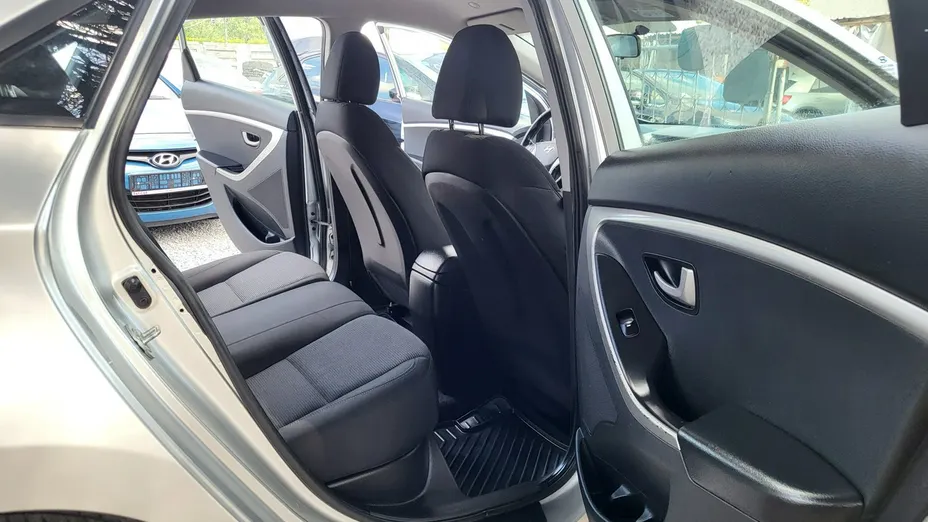 HYUNDAI i30 -