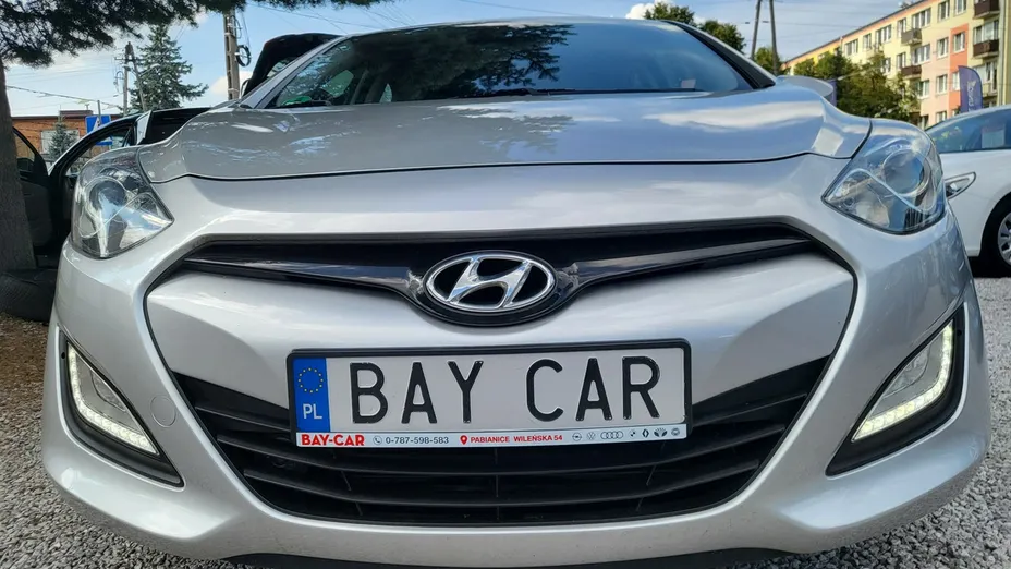 HYUNDAI i30 -