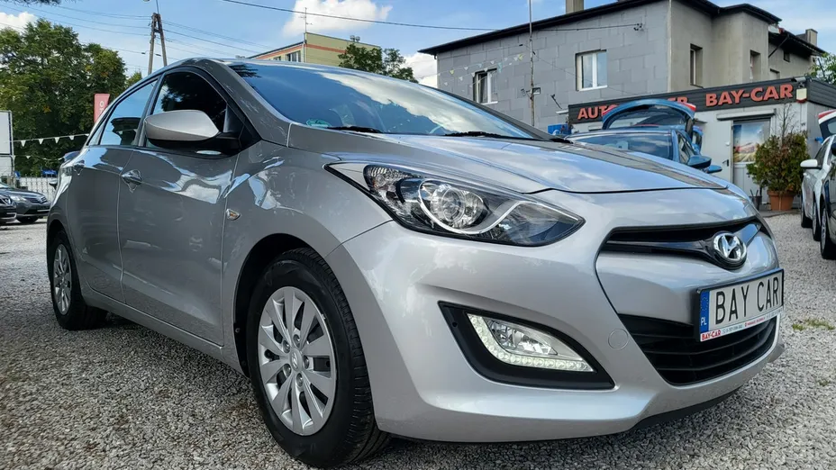HYUNDAI i30 -