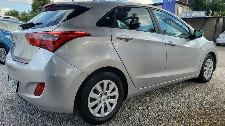 HYUNDAI i30 -