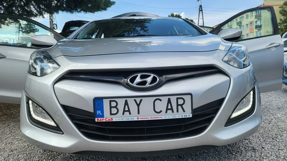 HYUNDAI i30 -