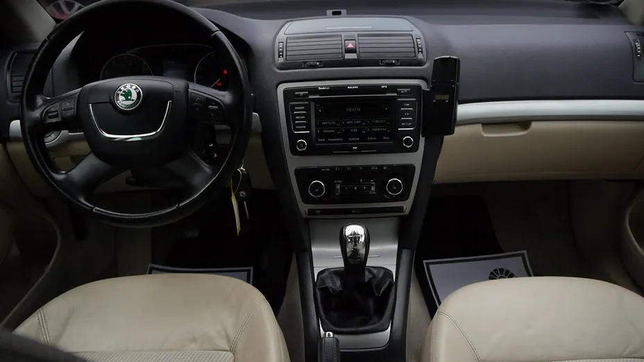 SKODA Octavia -