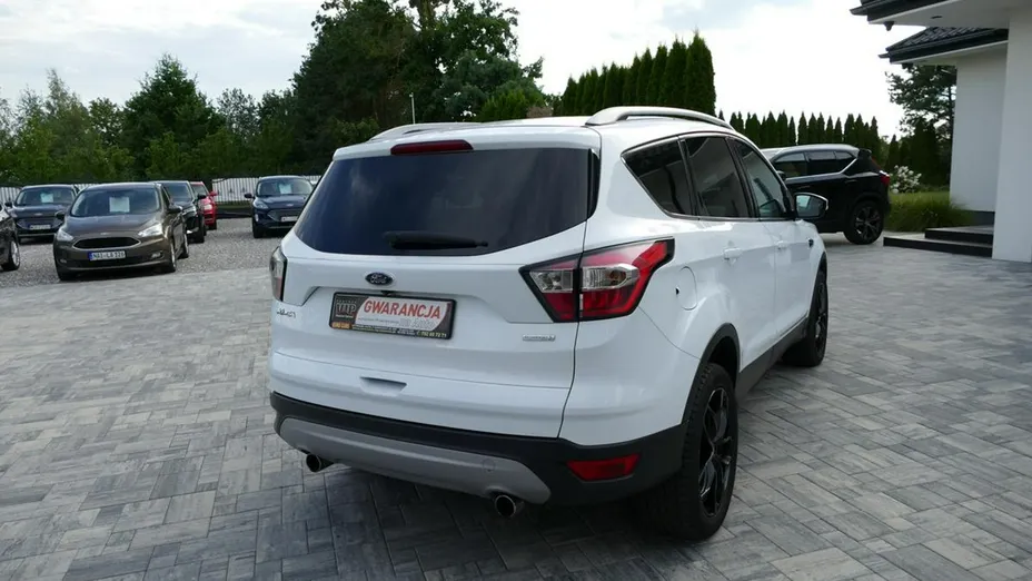 FORD Kuga -