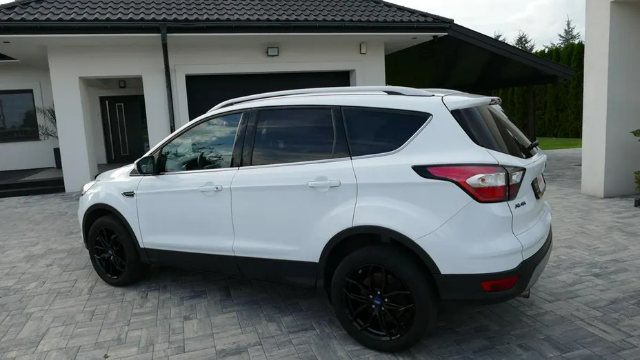 FORD Kuga -