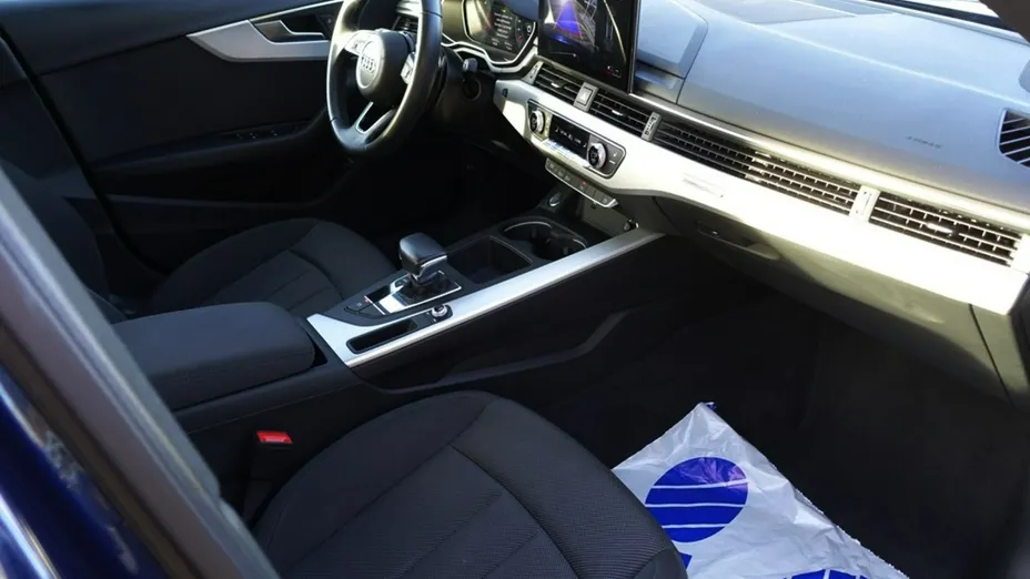 AUDI A4 -