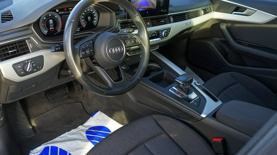 AUDI A4 -